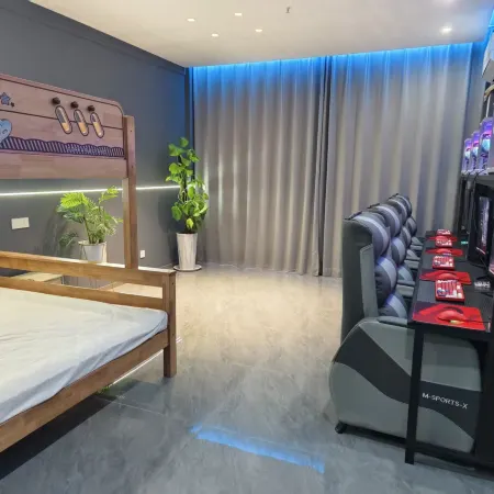 Jingjie E-Sports Hotel (Chunjiang Langyue)