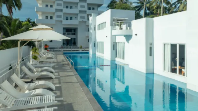 The Up Hotel Phu Quoc Island - The Poolside Escape Hotel berhampiran Farm Three Pepper Sol