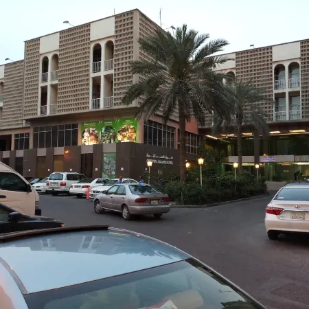 Oriental Palace Hotel Отели рядом с достопримечательностью «Хура»