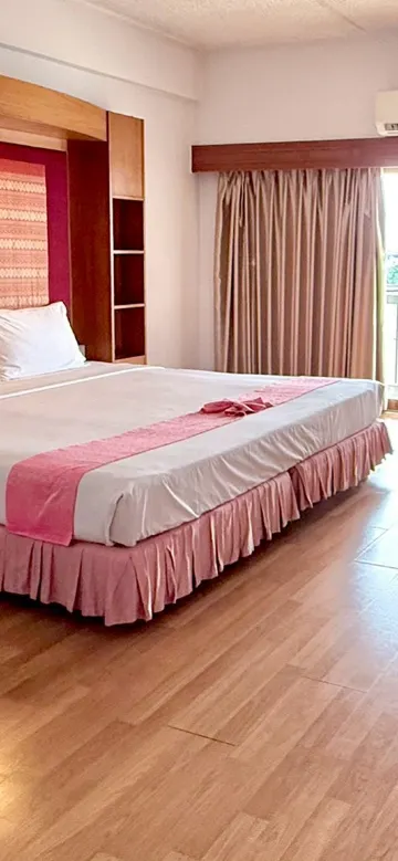 ห้องซูพีเรียร์ เตียงใหญ่ 1 เตียง