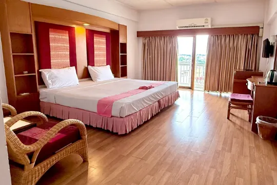 ห้องซูพีเรียร์ เตียงใหญ่ 1 เตียง