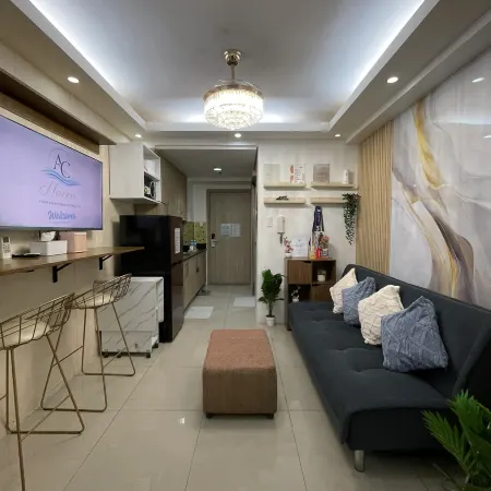 1 BR Condo Unit with Balcony 12th Floor | Pool View near MOA