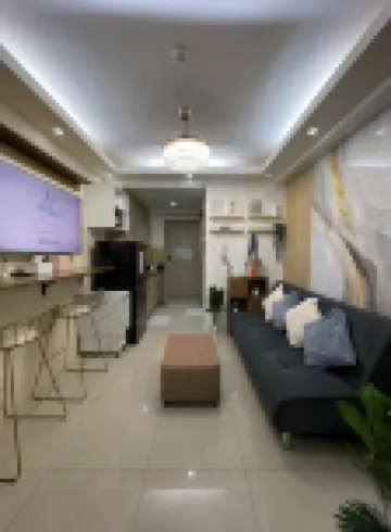 1 BR Condo Unit with Balcony 12th Floor | Pool View near MOA