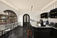 Chantilly Left Bank French Designer Homestay - Barer