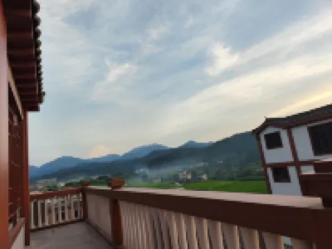 Zhuang and Yao Style Homestay