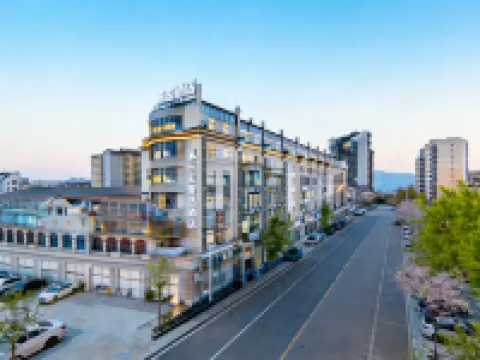 Lequ Zhixuan Hotel (Guanghan Night Market North Railway Station)