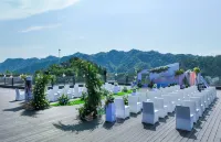 Wyndham Grand Plaza Royale Hot Springs Fenghuang Hotels in 