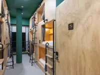 Zizai Forest Hostel (Dayan Pagoda Grand Tang Mall) Hotels near Qujiang Polar Ocean Park