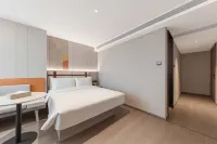 Home Inn Business Hotel (Nanchang Tengwang Pavilion Wanshougong Metro Station)
