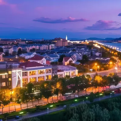 Spring River Flower Moon Hotel (Kunming Dianchi Haigeng Dam) Hotels near Haigeng Dam