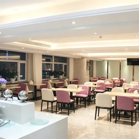 Lavande Hotel (Chifeng High Speed Railway Station)