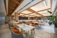 Yunmeng Lu Lake Resort Hotel