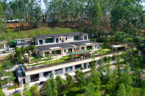 Dongfengyun Qiyun Wenquan Villa