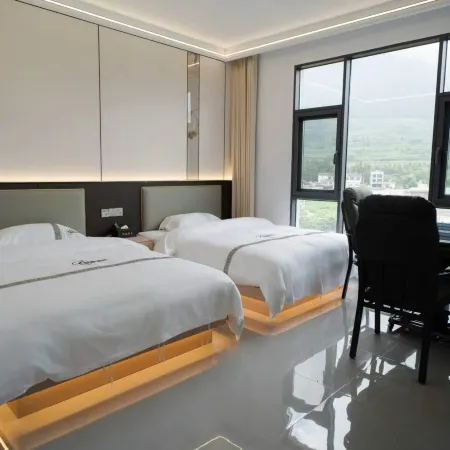 Linwan Hotel (Wumeng Grass Plain)