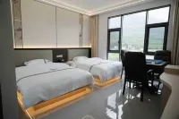 Linwan Hotel (Wumeng Grass Plain)