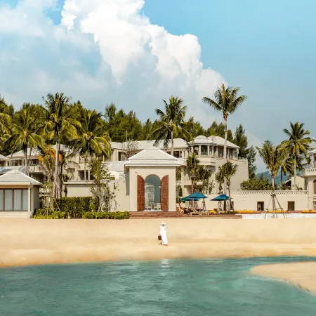 Devasom Khao Lak Beach Resort & Villas Отели рядом с достопримечательностью «Пляж Khuk Khak»