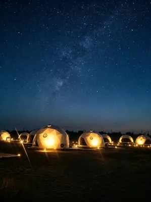 Dunhuang Mingsha Flaming Tent Camping Hotel - โฮมสเตย์