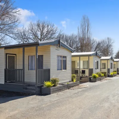 Canberra Holiday Village Các khách sạn gần Trung tâm Mua sắm Kingston