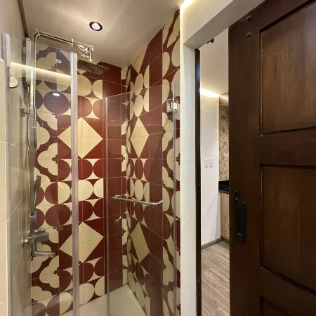 Executive Suite - End Corner Unit in Makati