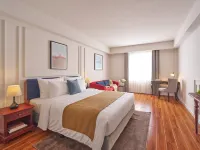 M Village Premier Hotel Xuan Huong Lakeside, a brand of Modern Village Lifestyle โรงแรมใกล้บ้านพักคนบ้า