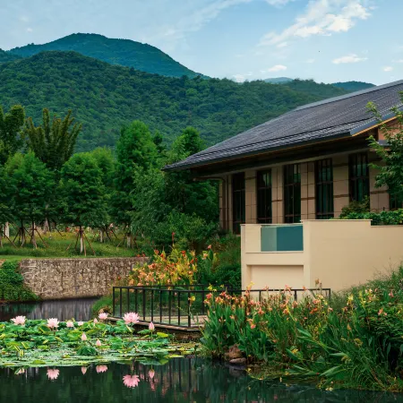 Chengyejian Hotel (Huzhou Olympic Sports Center Jiangjunli Branch)
