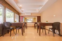 Collection O Near Harbour Bay Mall formerly X Ten Guest House - Bãi đậu xe