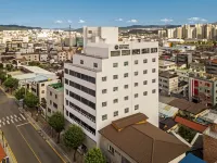 Woryeong HOTEL by NewCZ - parking