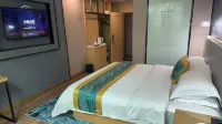 Cenxi Hongtai Hotel - parking