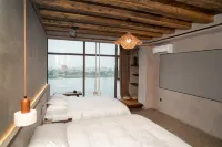ZaiQi a o - balcony