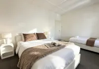 3-bedroom house for 9 people Close to Darling Harbour and Fish Market -  case vacanza in affitto