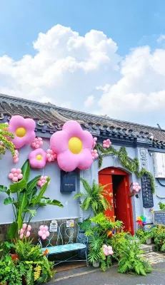 Peking  Yard Siheyuan Boutique Hotel(Garden&Terrace &Lama Temple&hutong&Houhai&Tiananmen&Restaurant - Swimmingpools