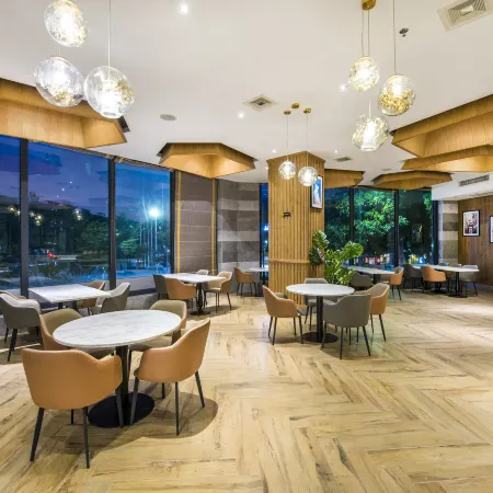 Yangjiang Jiangcheng Junyi Square Atour X Hotel