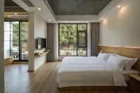 Anji Fanyin Villa Mountain Wilderness Riverside Bamboo Raft Tour Photography Beauty Inn