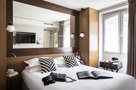 Holiday Inn Paris Palais de l'Elysee Hotels in Paris