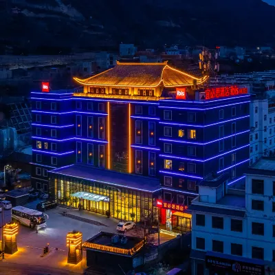 Ibis Hotel (Qiannan Xuchang Guan'egou Branch) Hotels near Eman Valley Glass Bridge