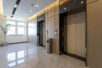 Huaji Wenyue Hotel (Weifang Minzhu Street North High-speed Railway Station)