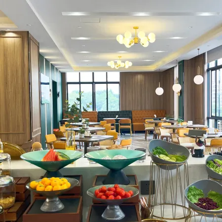 Guangyuezhen Hotel (Nanning Railway Station)