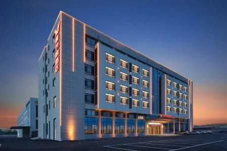 Vienna Hotel (Qingdao Jiaodong International Airport Zhanqian Avenue)