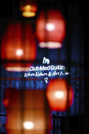 Club Med Guilin Отели рядом с достопримечательностью «Crown Cave»