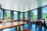 Look Up at the Starry Sky Resort Manor