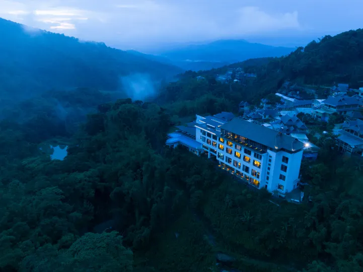 JiangLu Nannuoshan Mountain Inn