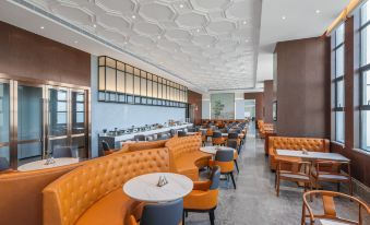 Vienna International Hotel (Haikou Binhai Avenue Xixiu beach branch)