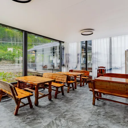 Weilanjian Homestay (Moon Bay Scenic Area)