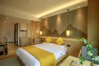 Lecheng Coconut Wind Hotel (Longhu Haikou Tianjie Chengxi Station)
