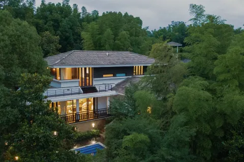 HENTIQUE PENINSULA HOTEL
