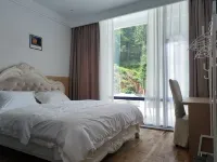 flower mountain residence - parkir