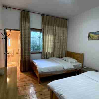 Heishui Zangxiang Inn Rooms