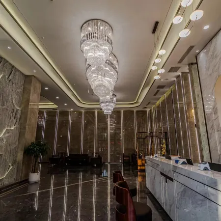 Chifeng Golden Lion Crown Xishang Jiayan Hotel