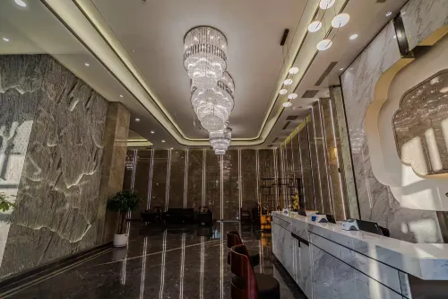 Chifeng Golden Lion Crown Xishang Jiayan Hotel