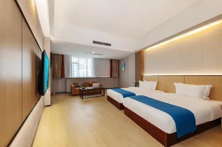 Saiyan Hotel (Zhongshan Bus Terminal)